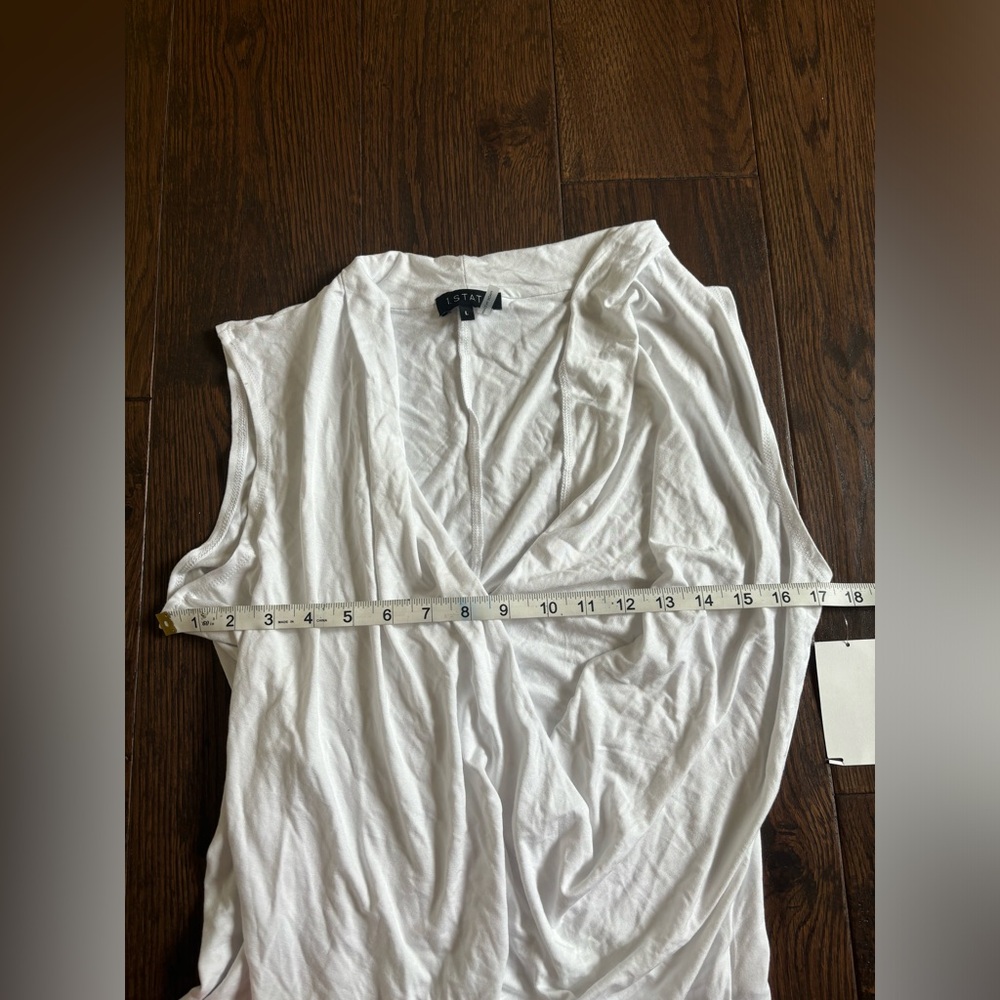 1. State Women’s Sleeveless Cross Front Wrap Top Women’s Size Large NWT - Picture 3 of 3